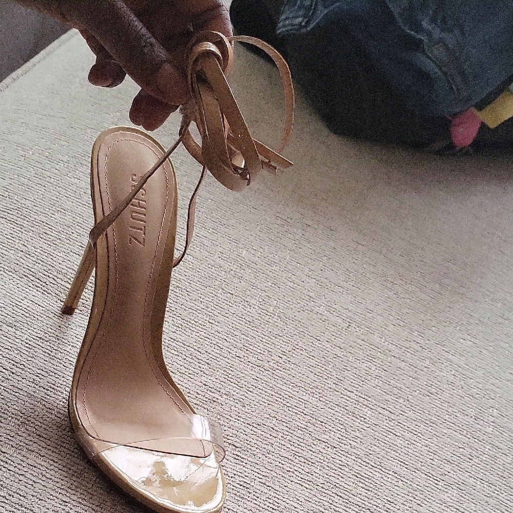 NEVER WORN SCHUTZ Tan Strappy Heels Elegant Sandals
